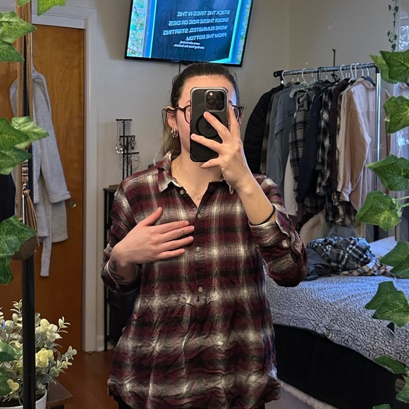 AE flannel - Picture 2 of 3